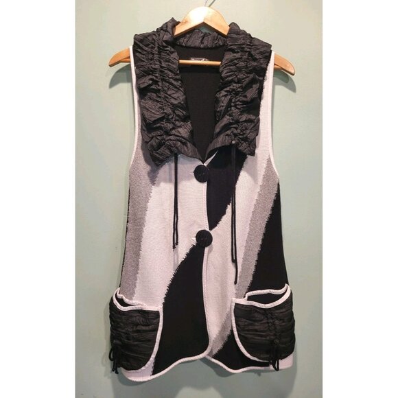 Tivoli Of Ireland Black White Artst Knit Long Sweater Vest Pockets Sz L - Picture 1 of 6